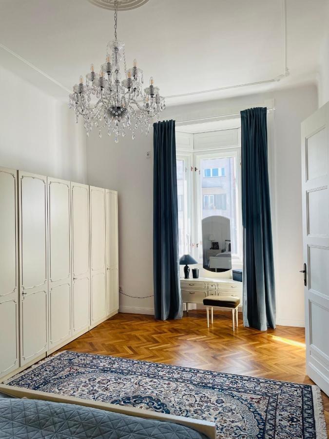 Апартаменты Littleparis Клуж-Напока Экстерьер фото