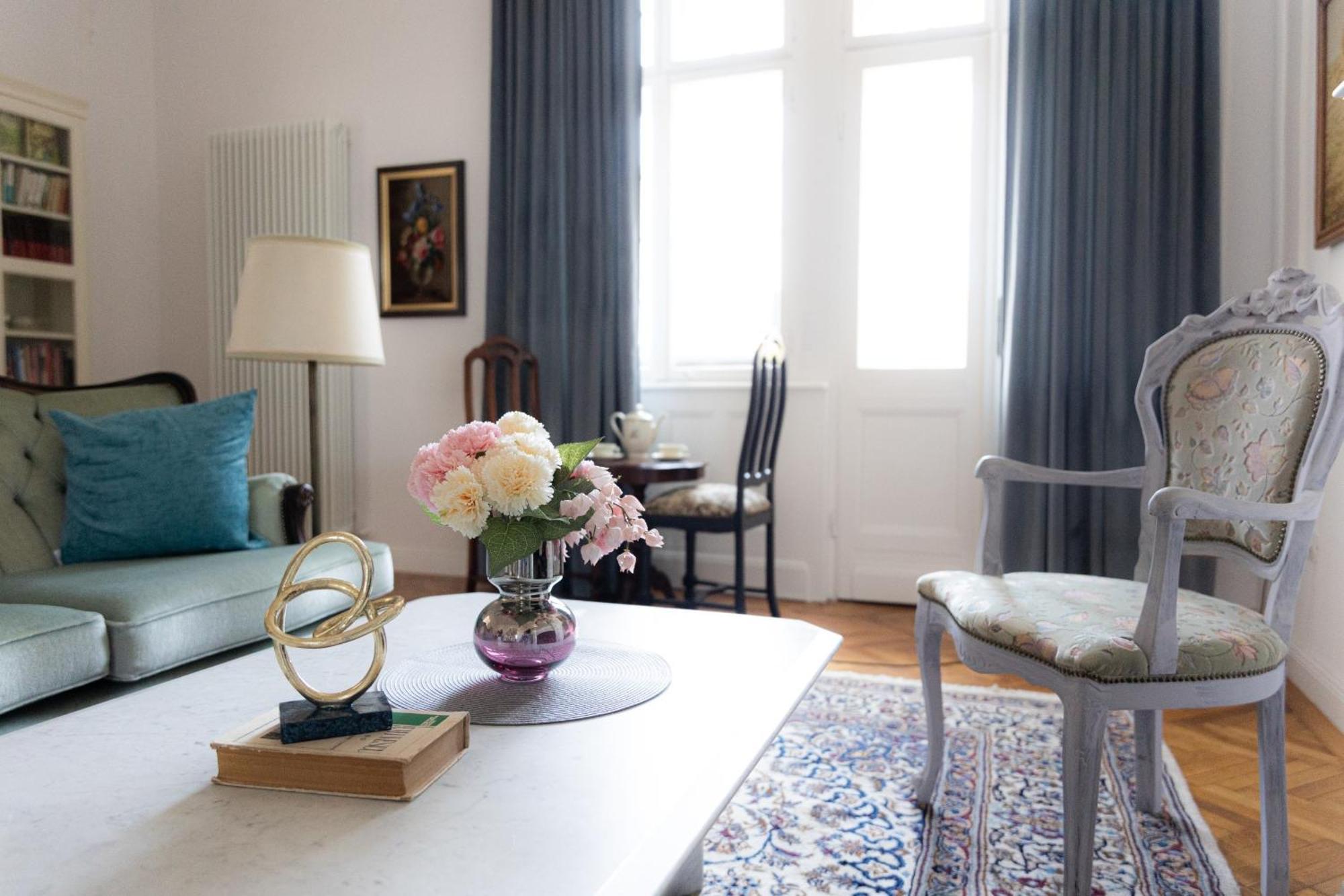 Апартаменты Littleparis Клуж-Напока Экстерьер фото