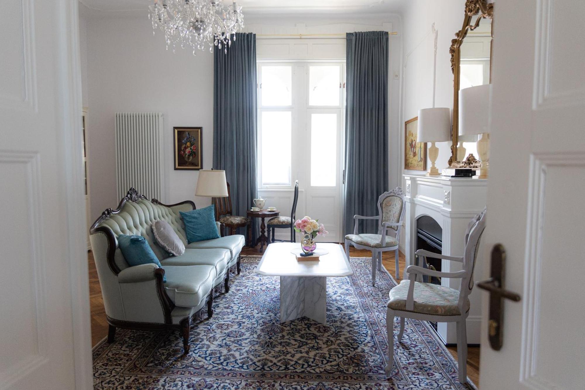 Апартаменты Littleparis Клуж-Напока Экстерьер фото