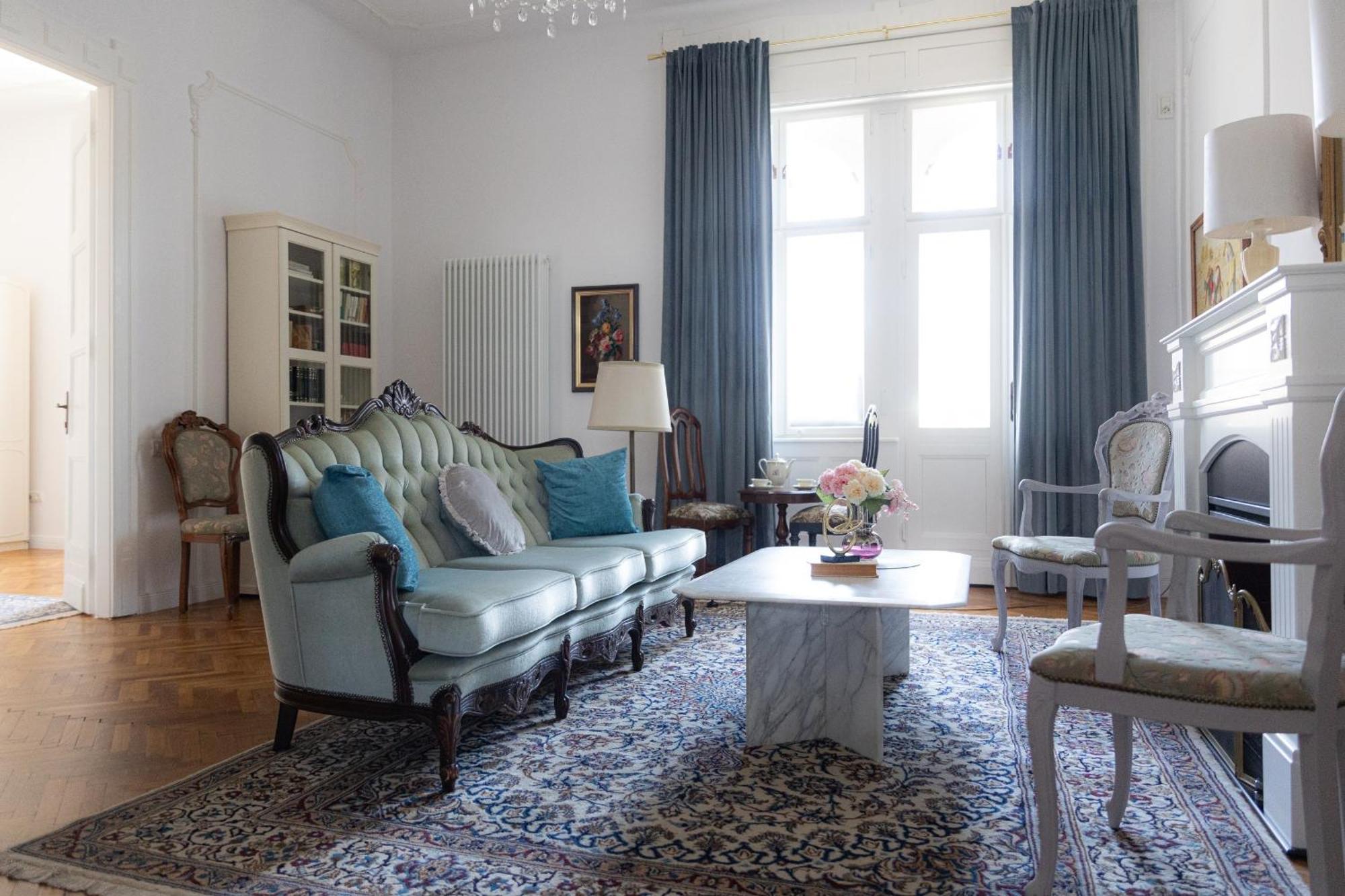 Апартаменты Littleparis Клуж-Напока Экстерьер фото